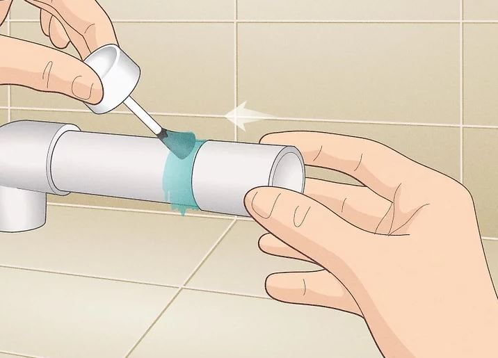 اولین اتصالات را با حلال PVC و سیمان وصل کنید