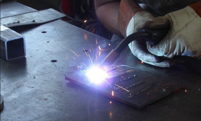 نحوه آموزش آنلاین جوشکاری