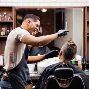 آرایشگر حرفه ای شدن چگونه است