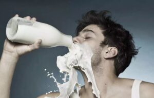 نوشیدن شیر برای جوشکاران مفید است