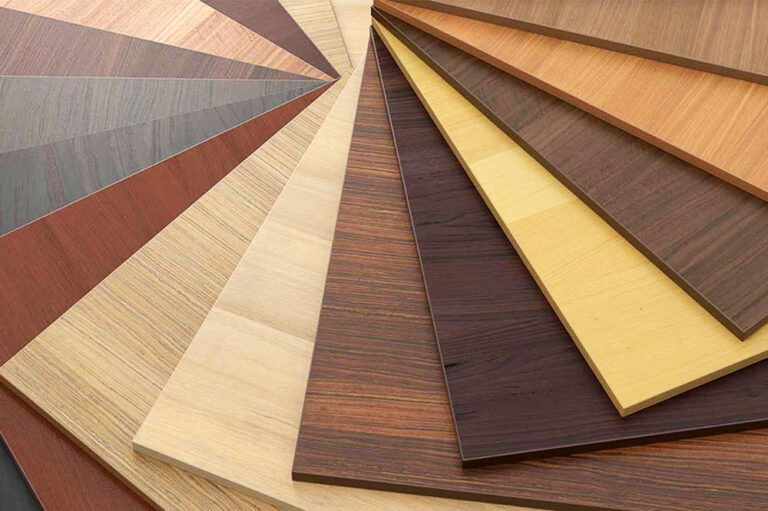 بررسی مزایا و معایب چوب، MDF و لمینت در کابینت سازی برای انتخاب هوشمندانه.