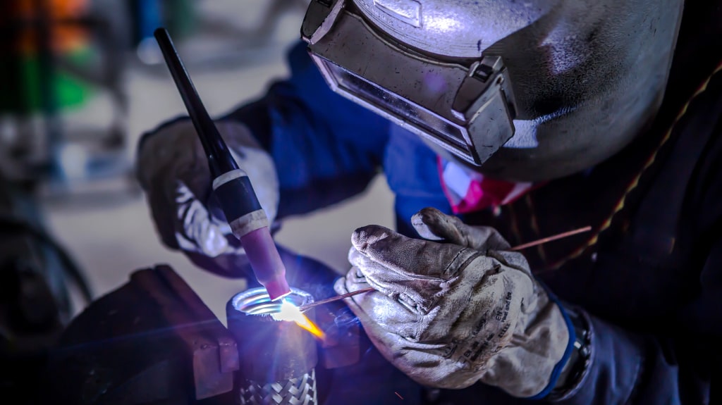 تحلیل جامع عوامل تأثیرگذار بر کیفیت جوشکاری تیگ یا آرگون و راهکارهای عملی. 