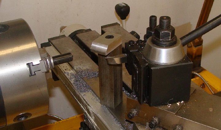 بررسی مهمترین تجهیزات و ابزارها برای آموزش مؤثر تراشکاری.