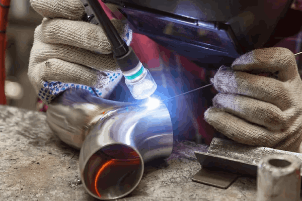 بررسی عوامل کلیدی در جوشکاری تیگ یا آرگون و تأثیر آنها بر کیفیت نهایی.